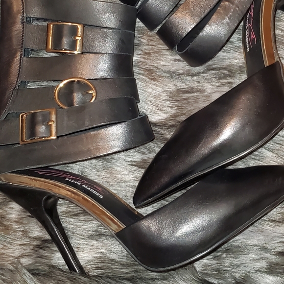 Heels - Picture 3 of 4